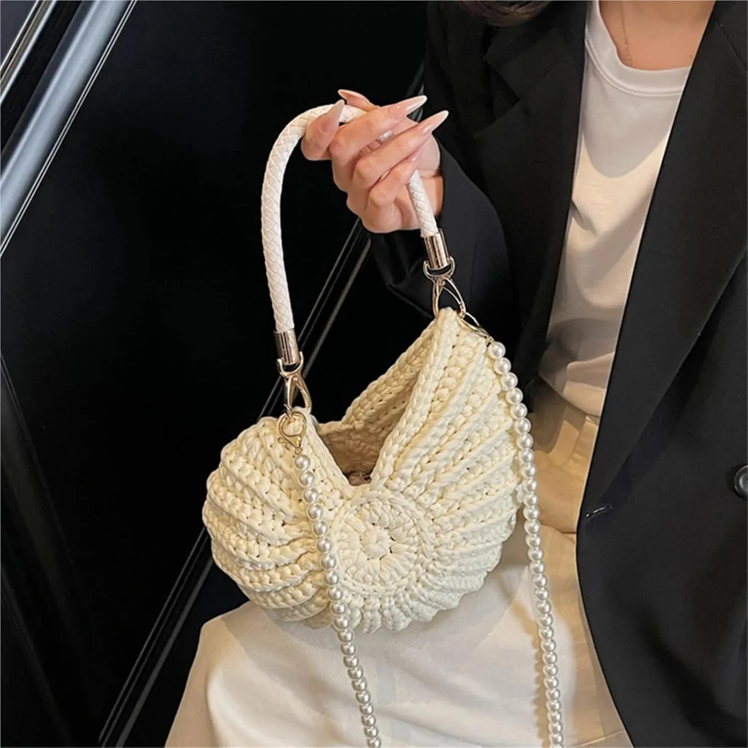 Conch Shape Shoulder Bag Handwoven Pearls Chain Crossbody Bags Solid Color Seashell Crochet Handbags Vacation Boho Clutch