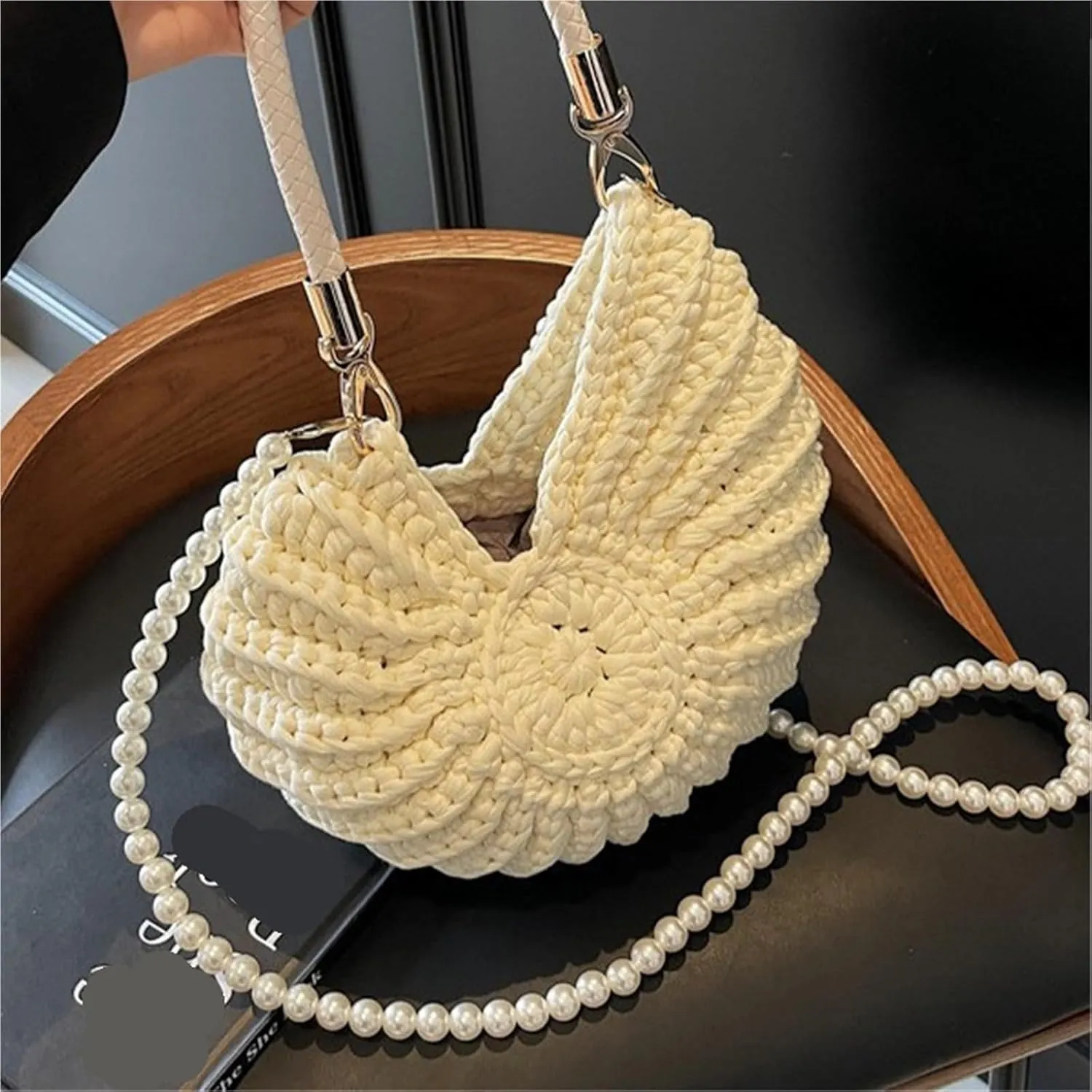 Conch Woven Bag Fashion Creative Design Pearl Chain Versatile Leisure Seaside Holiday Commuting Shoulder Messenger Bag