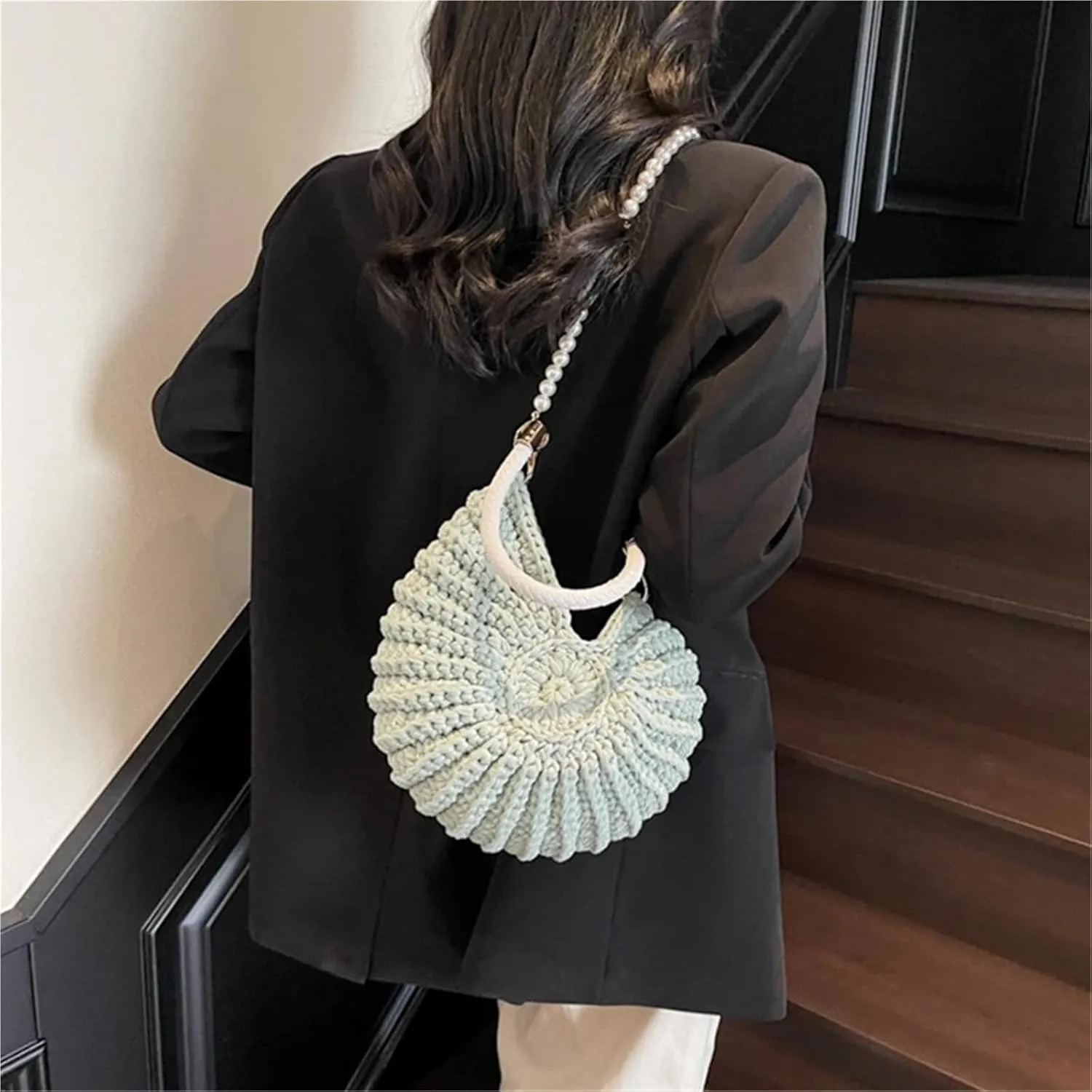 Conch Woven Bag Fashion Creative Design Pearl Chain Versatile Leisure Seaside Holiday Commuting Shoulder Messenger Bag