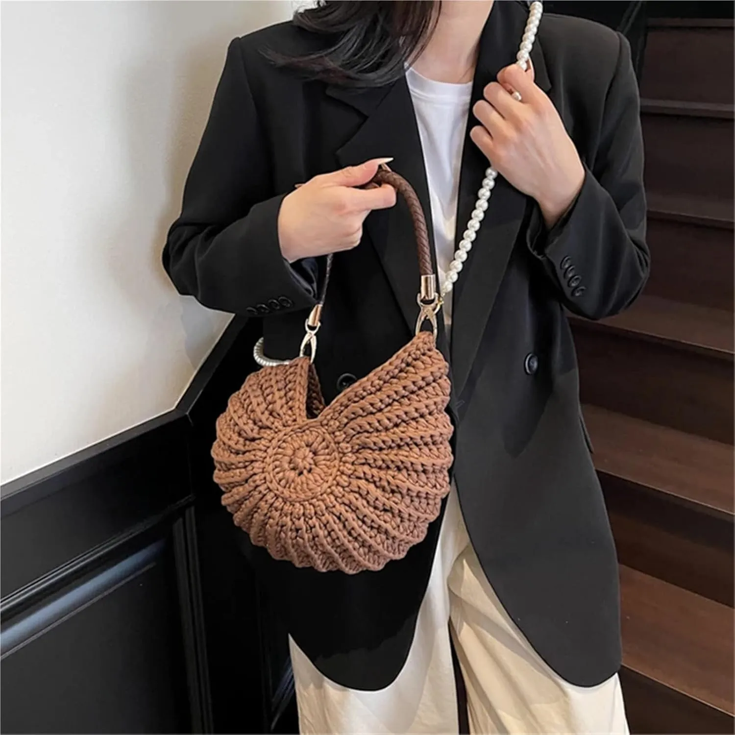 Conch Woven Bag Fashion Creative Design Pearl Chain Versatile Leisure Seaside Holiday Commuting Shoulder Messenger Bag