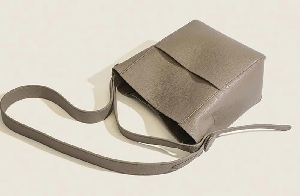 Designer PU Leather Large Hobo Bucket Tote Shoulder & Crossbody Bag with Top Handle for Women's Daily and Travel Needs