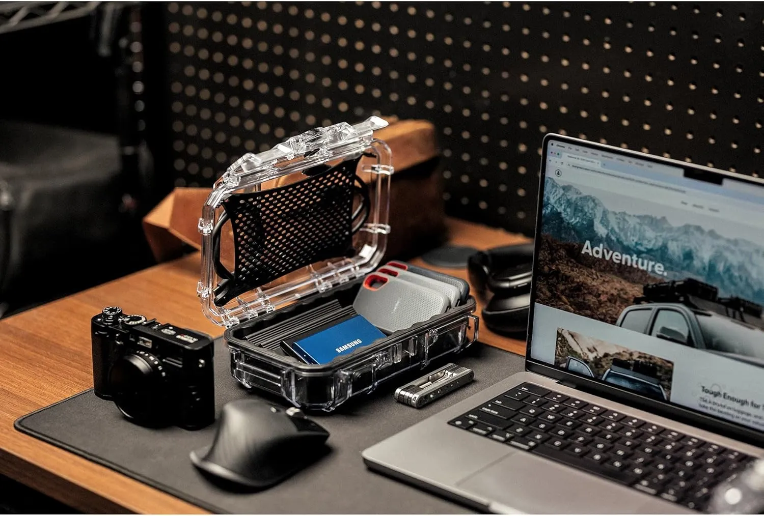 Evergreen ToughBox Tech Organizer – For Camera, Cables, Hard Drives, Compatible with GoPro etc. (Medium, Rubber Boot, Clear)