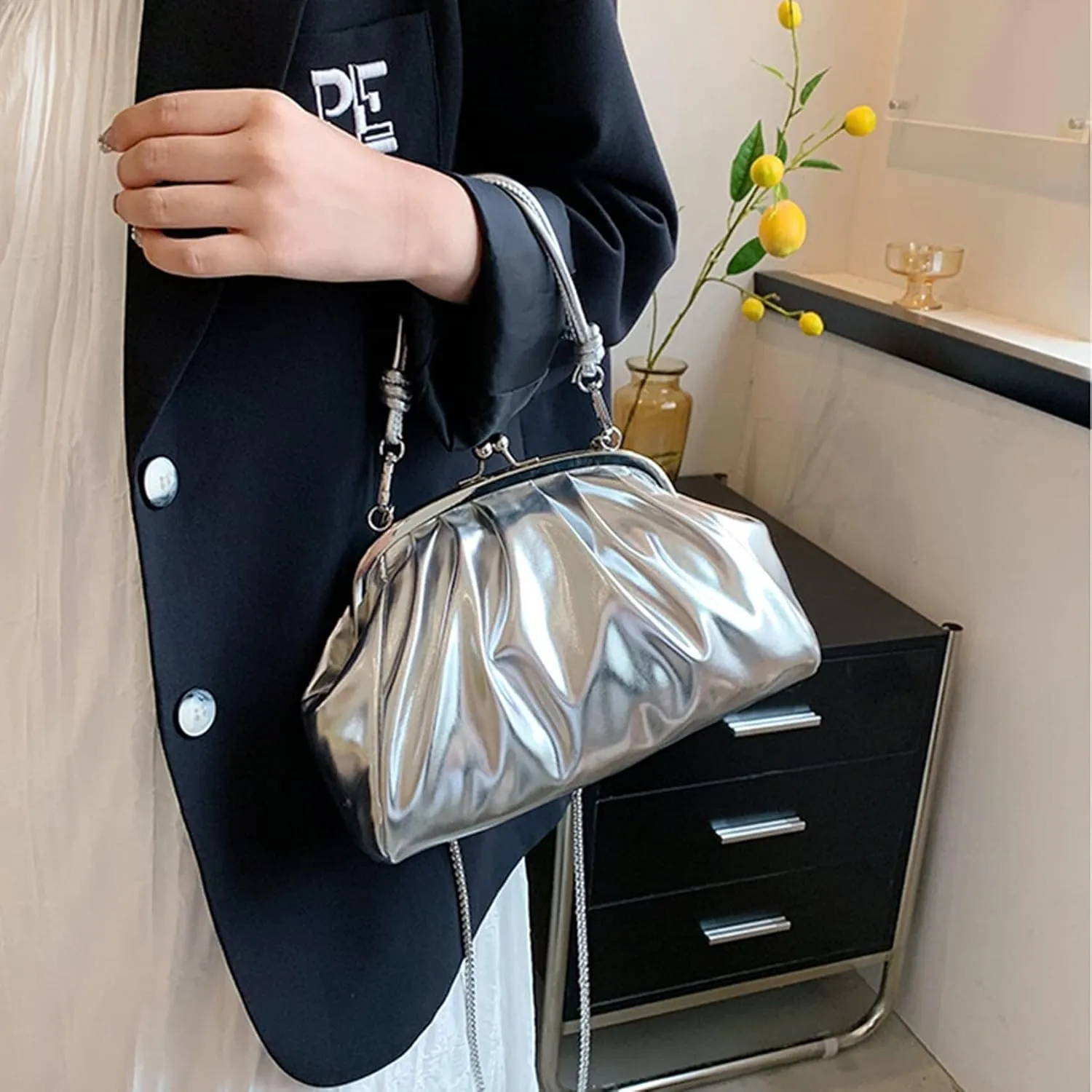 Handbags Shiny Patent Leather Evening Bag Pleated Clutch Purses Top Handle Satchel with Detachable Chain Well made