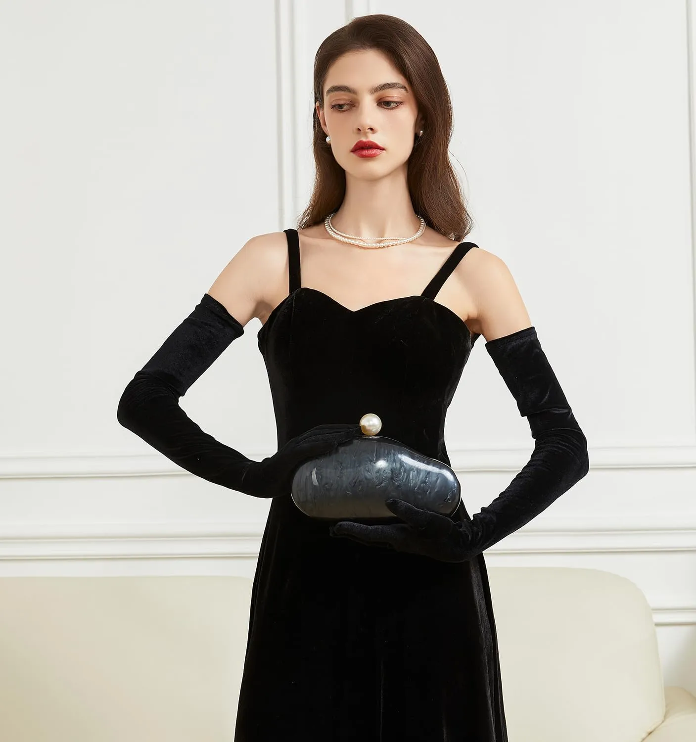 Huralona Acrylic Evening Clutch Purses for Women Shell Handbag Chic Clutch Bag With Baroque Irregular Pearl Chain Strap