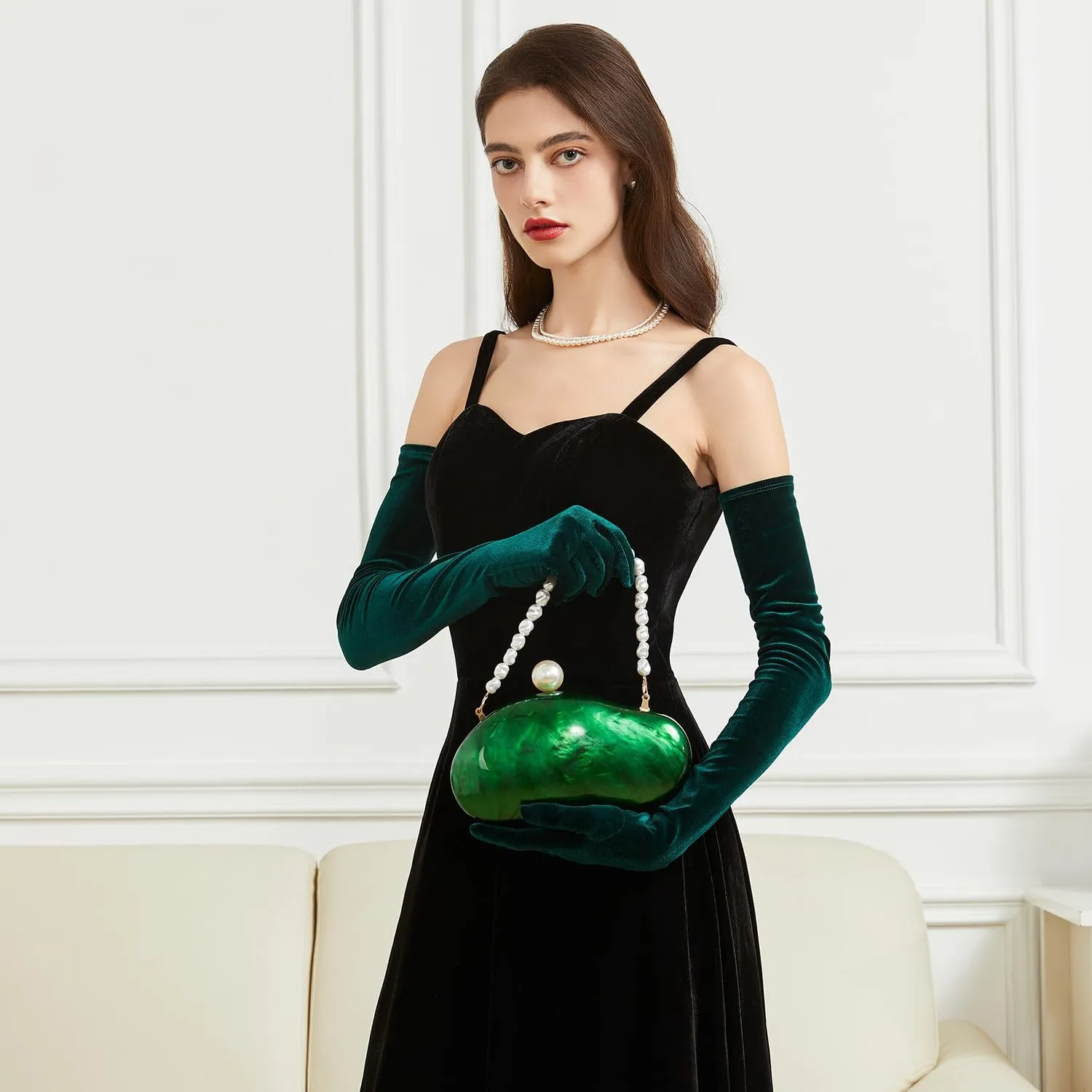 Huralona Acrylic Evening Clutch Purses for Women Shell Handbag Chic Clutch Bag With Baroque Irregular Pearl Chain Strap