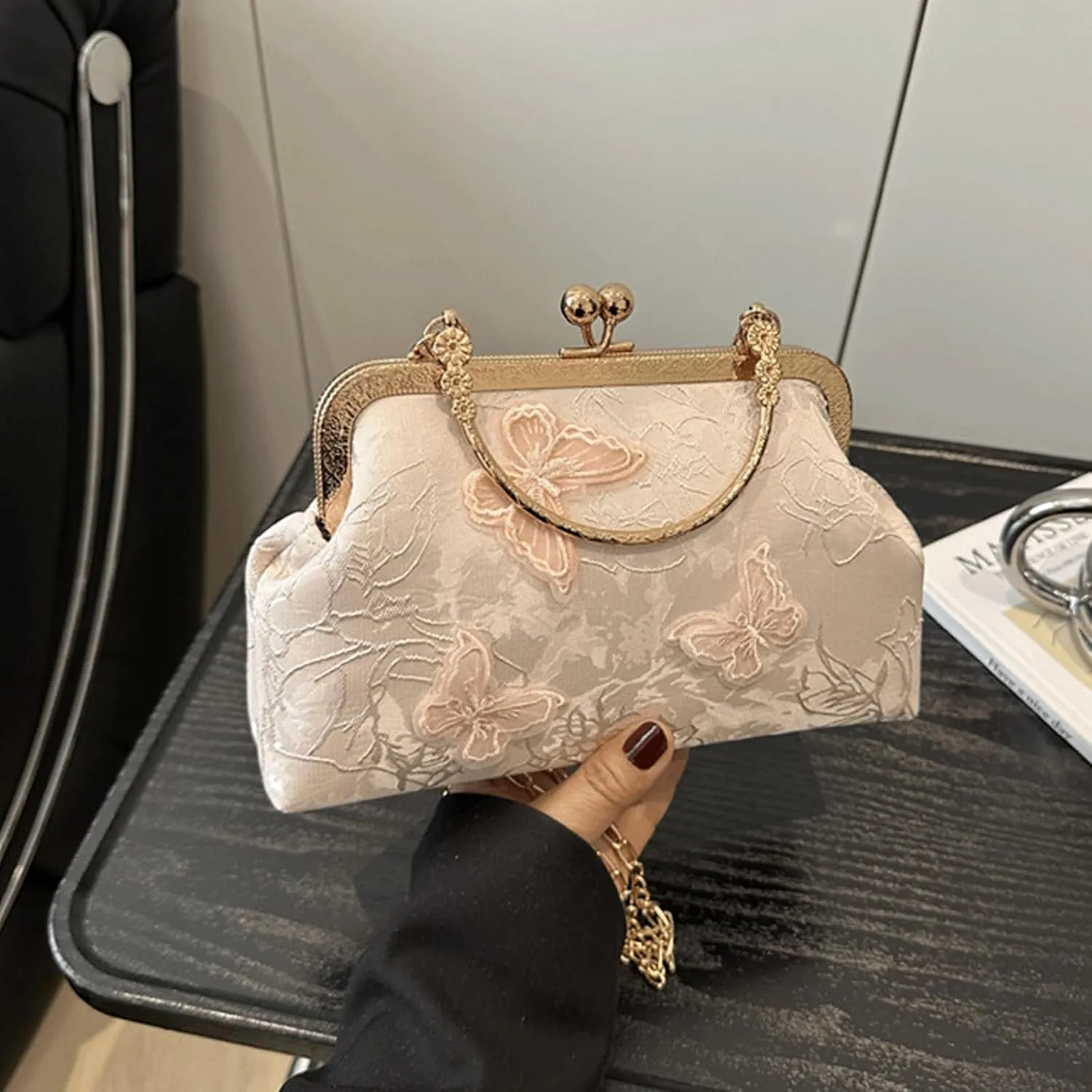 Kiss Lock Purse and Handbag for Women Floral Embroidered Crossbody Bag Medium Handbags Kiss Clasp Tote Shoulder Bags
