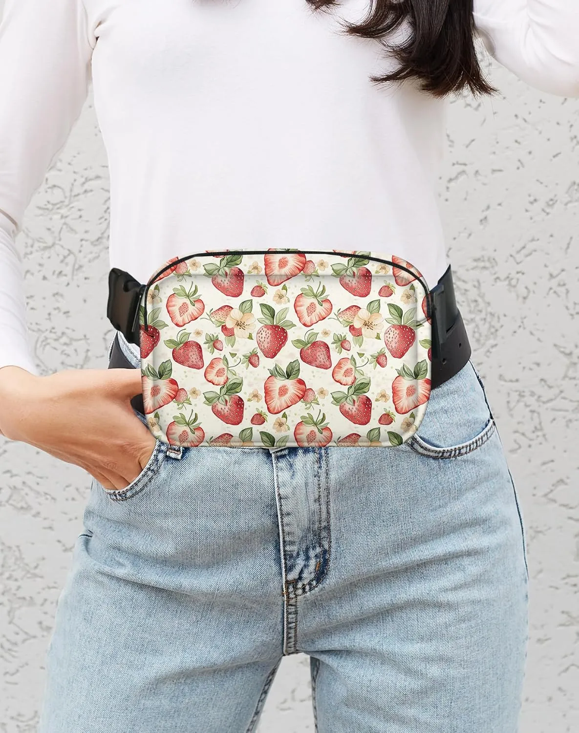 Strawberry Fanny Pack for Women Casual Belt Bag Waterproof Purse Lightweight Waist Bags with Adjustable Straps Wallet Travel Presents Workout