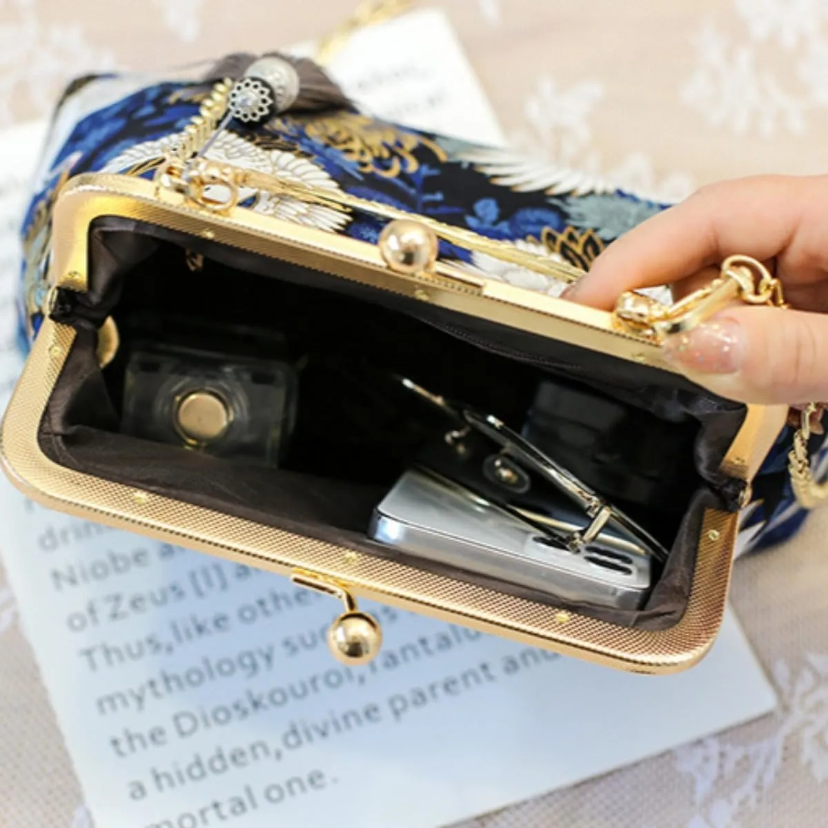 Vintage Evening Chain Handbag with Embroidered for Women Chinese Purse Crossbody Evening clutch bag
