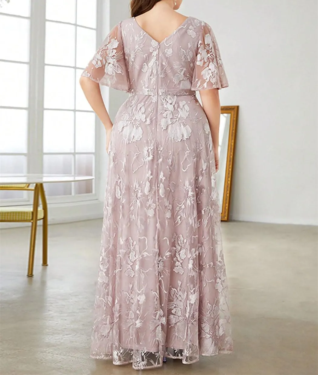 Women's Plus Size V-Neck Lace Embroidered Flare Sleeve Dress Elegant Short Sleeve A-Line Midi Dress